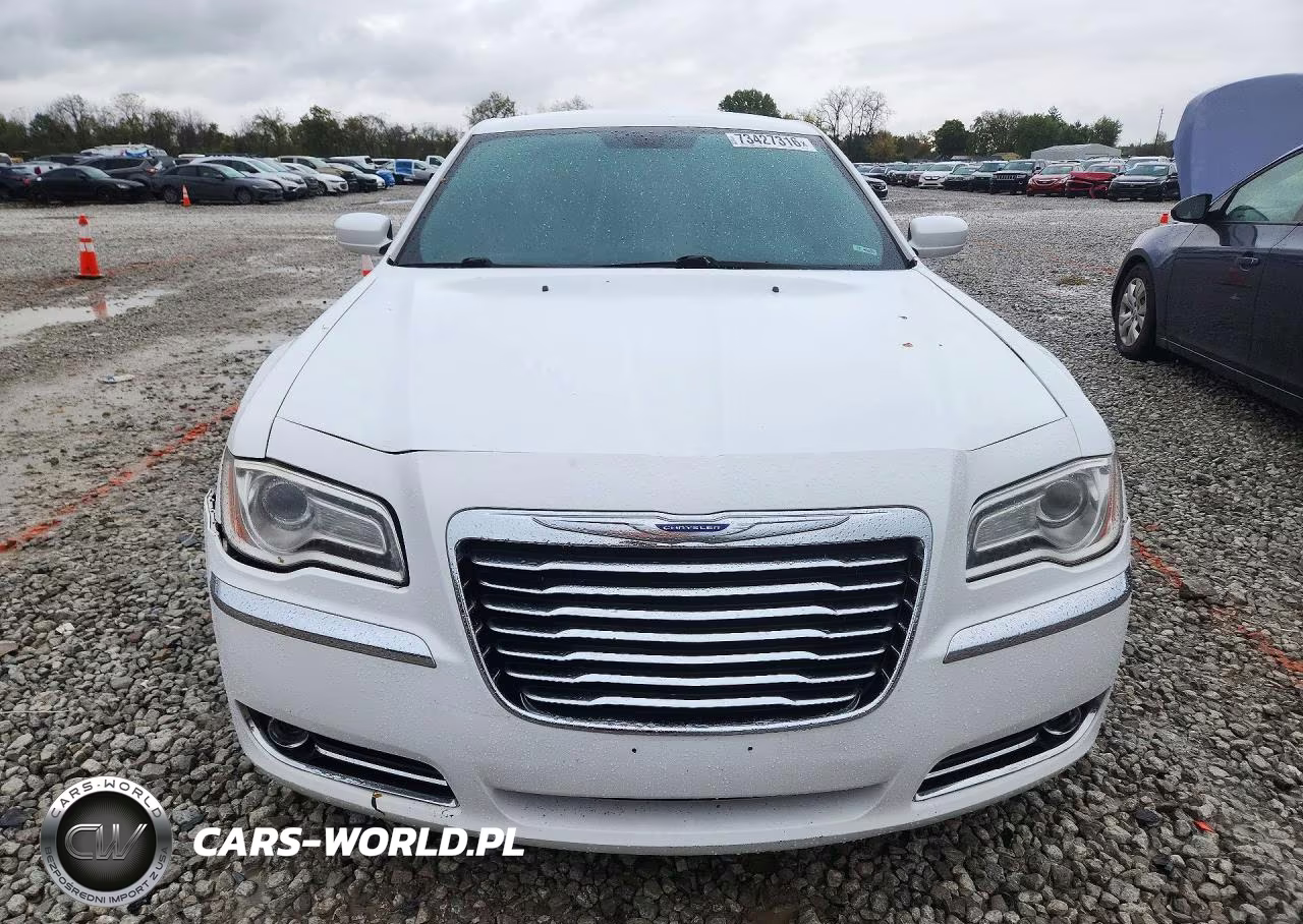 2012 Chrysler 300 VIN:2C3CCAAGXCH313082 - 5