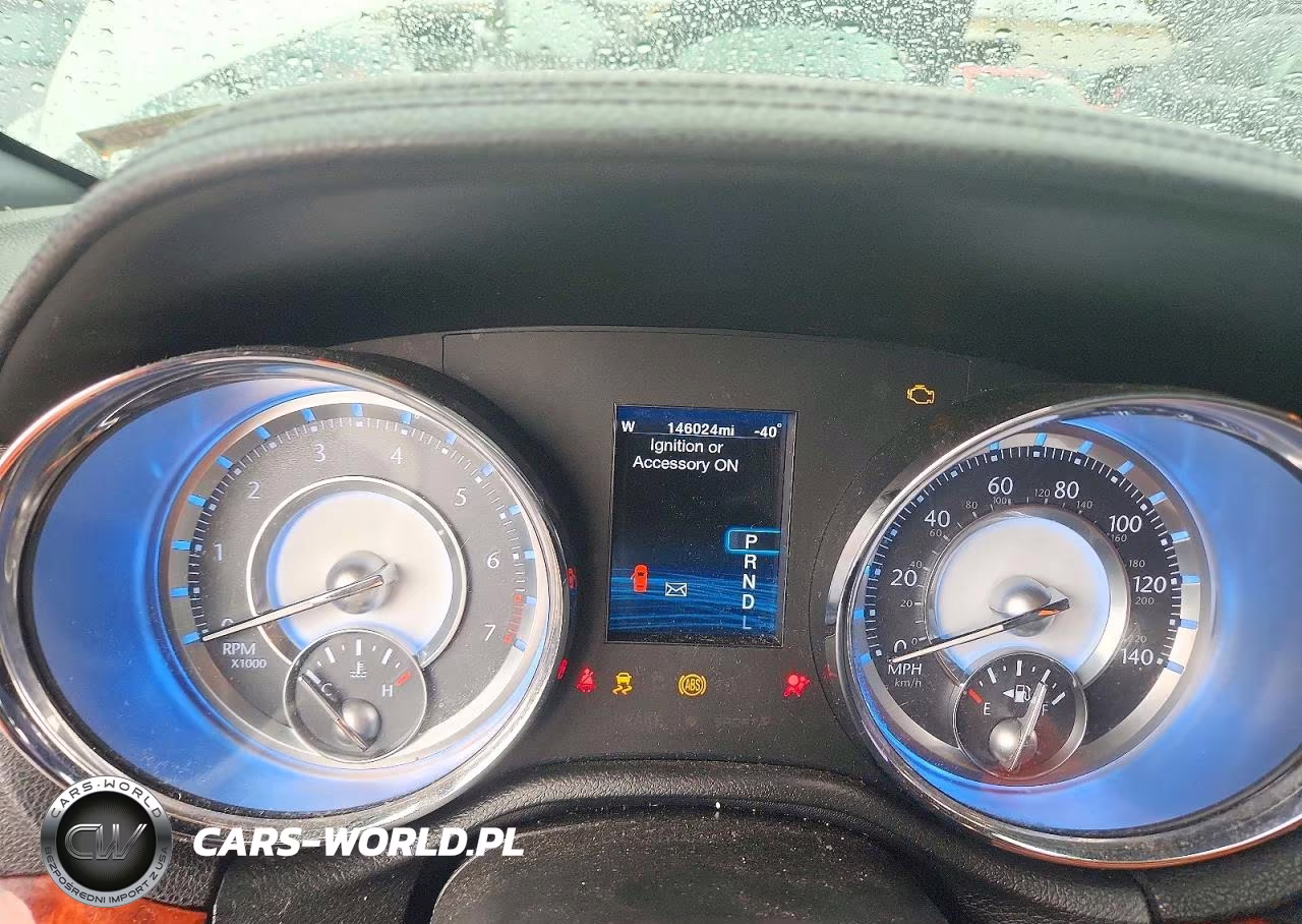 2012 Chrysler 300 VIN:2C3CCAAGXCH313082 - 9
