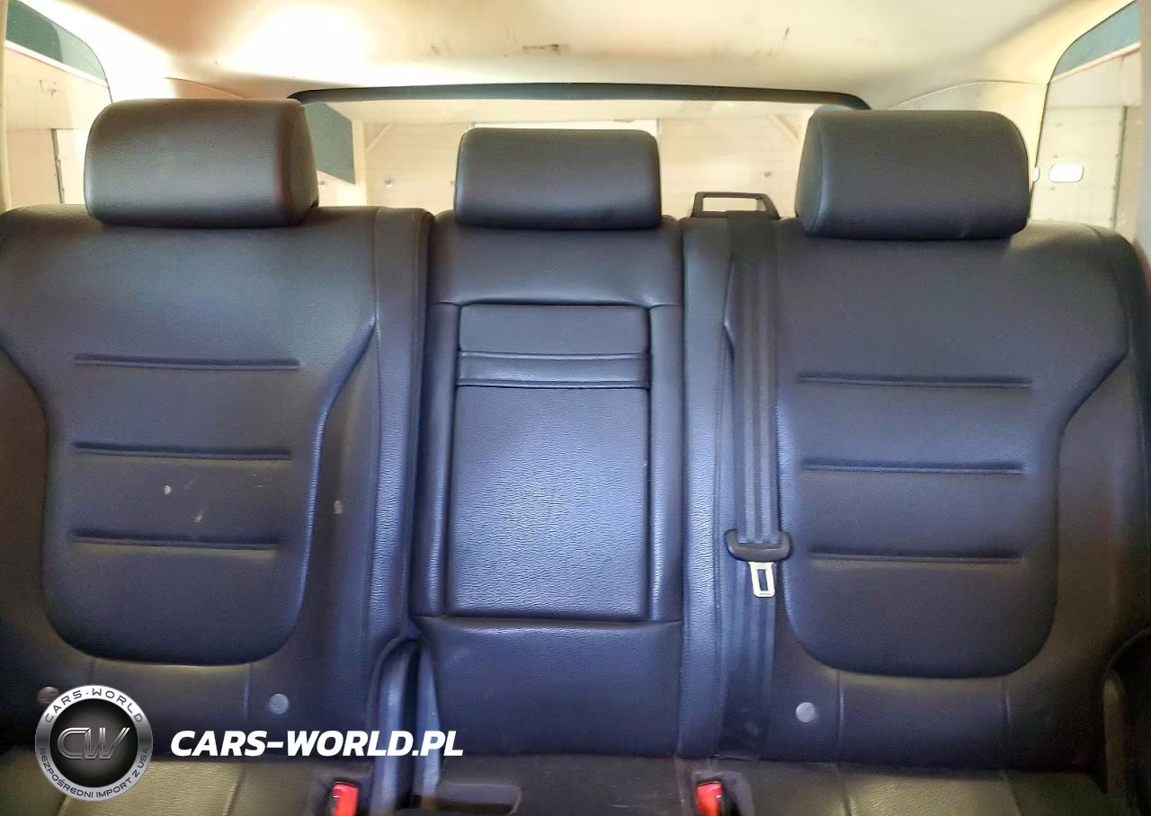 2016 Volkswagen Touareg Sport VIN:WVGEF9BPXGD008141 - 10
