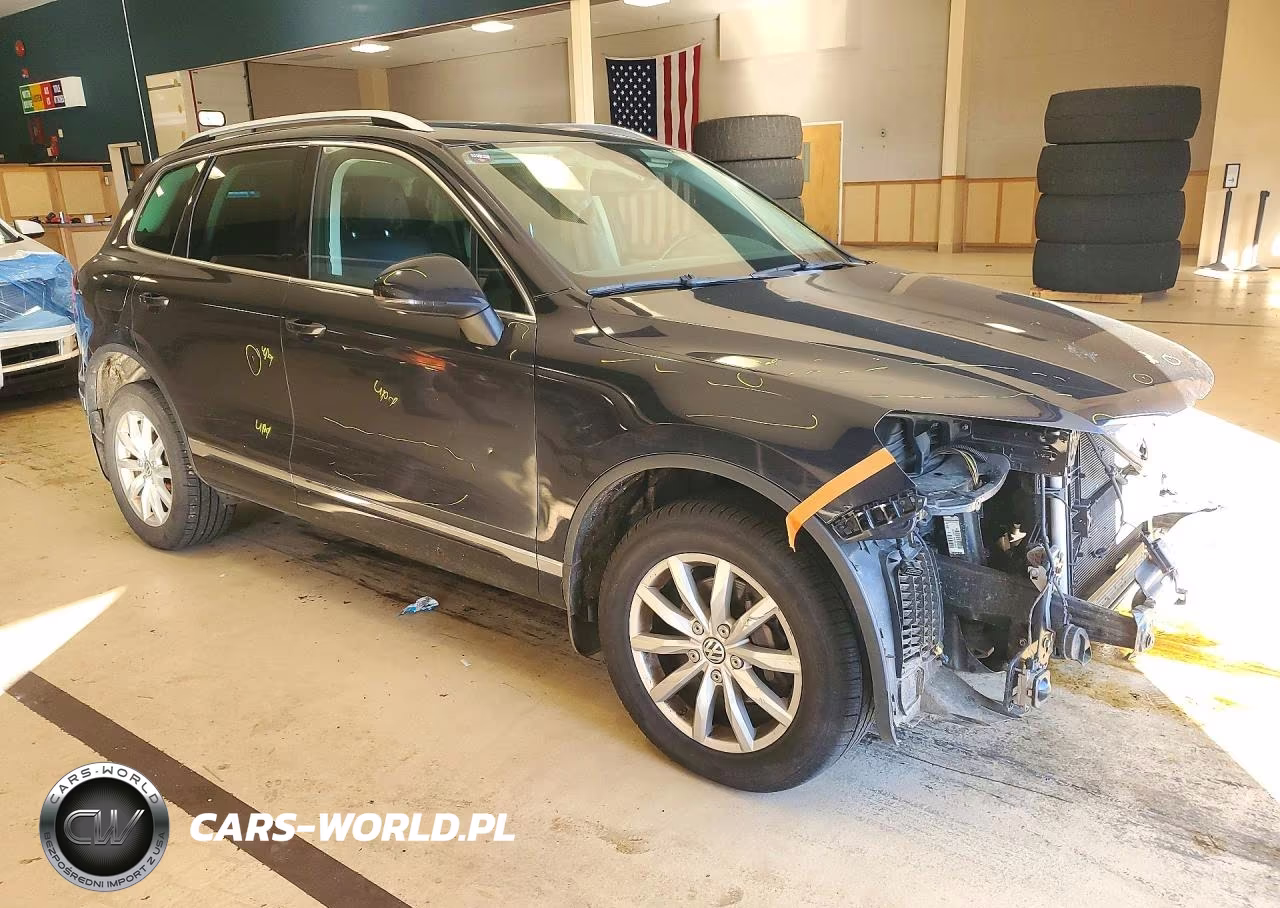 2016 Volkswagen Touareg Sport VIN:WVGEF9BPXGD008141 - 4