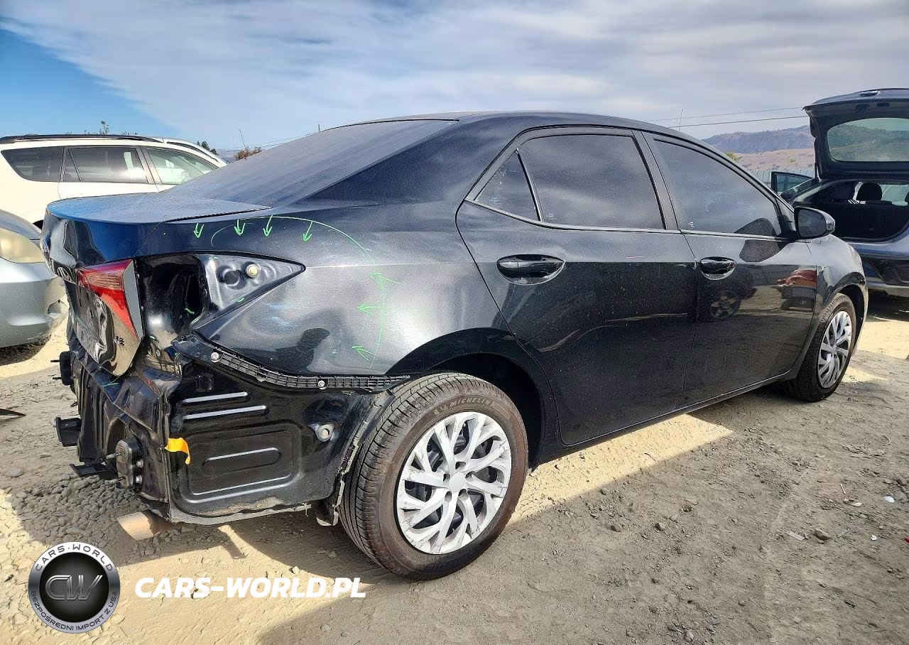 2017 Toyota Corolla Le VIN:2T1BURHE0HC928295 - 3