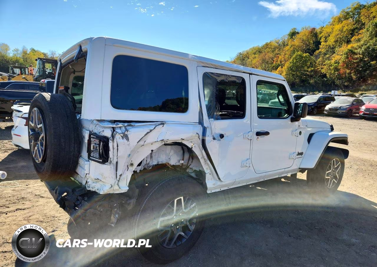 2025 Jeep Wrangler Sahara VIN:1C4PJXEN0SW527321 - 3
