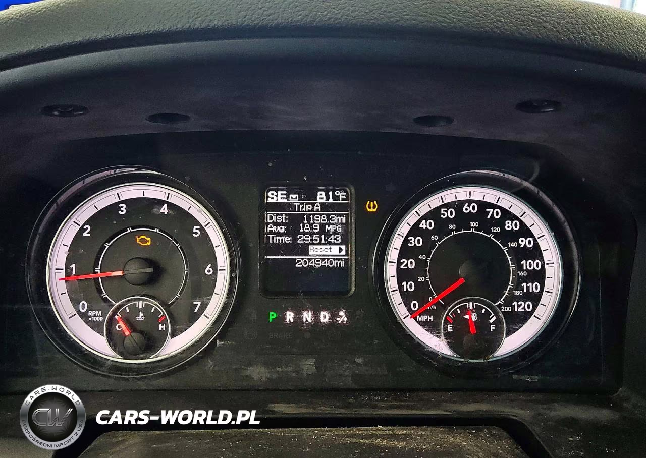 2021 Ram 1500 Classic Tradesman VIN:1C6RR6FG1MS563046 - 9