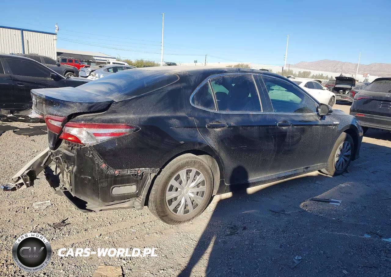 2018 Toyota Camry Le VIN:4T1B31HK2JU004603 - 3