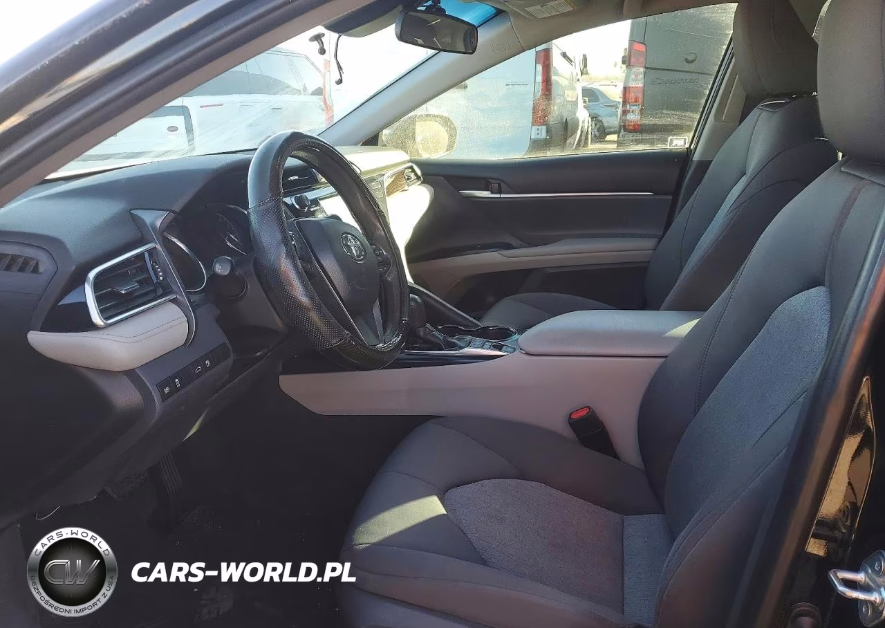 2018 Toyota Camry Le VIN:4T1B31HK2JU004603 - 7