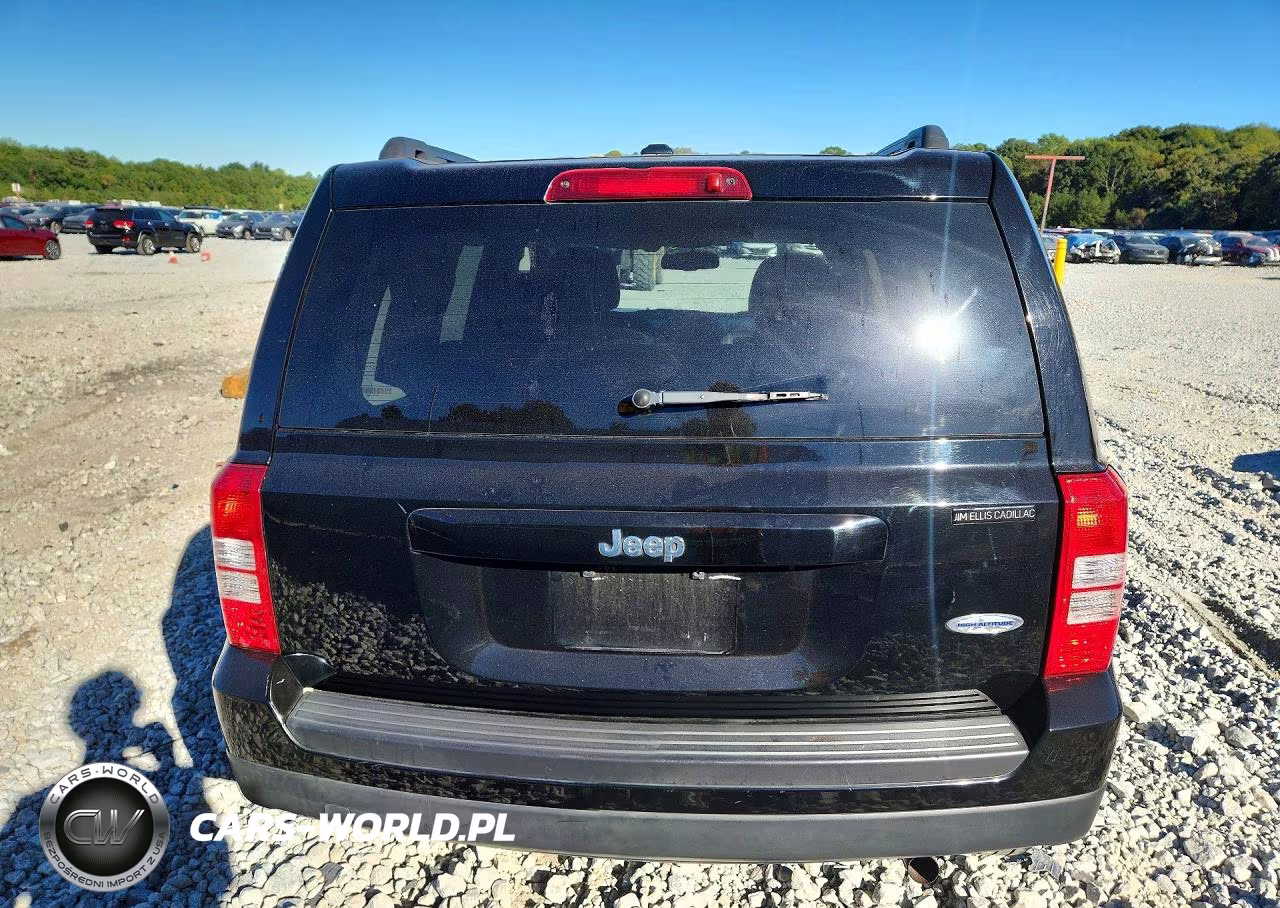2014 Jeep Patriot Latitude VIN:1C4NJPFA4ED680755 - 6
