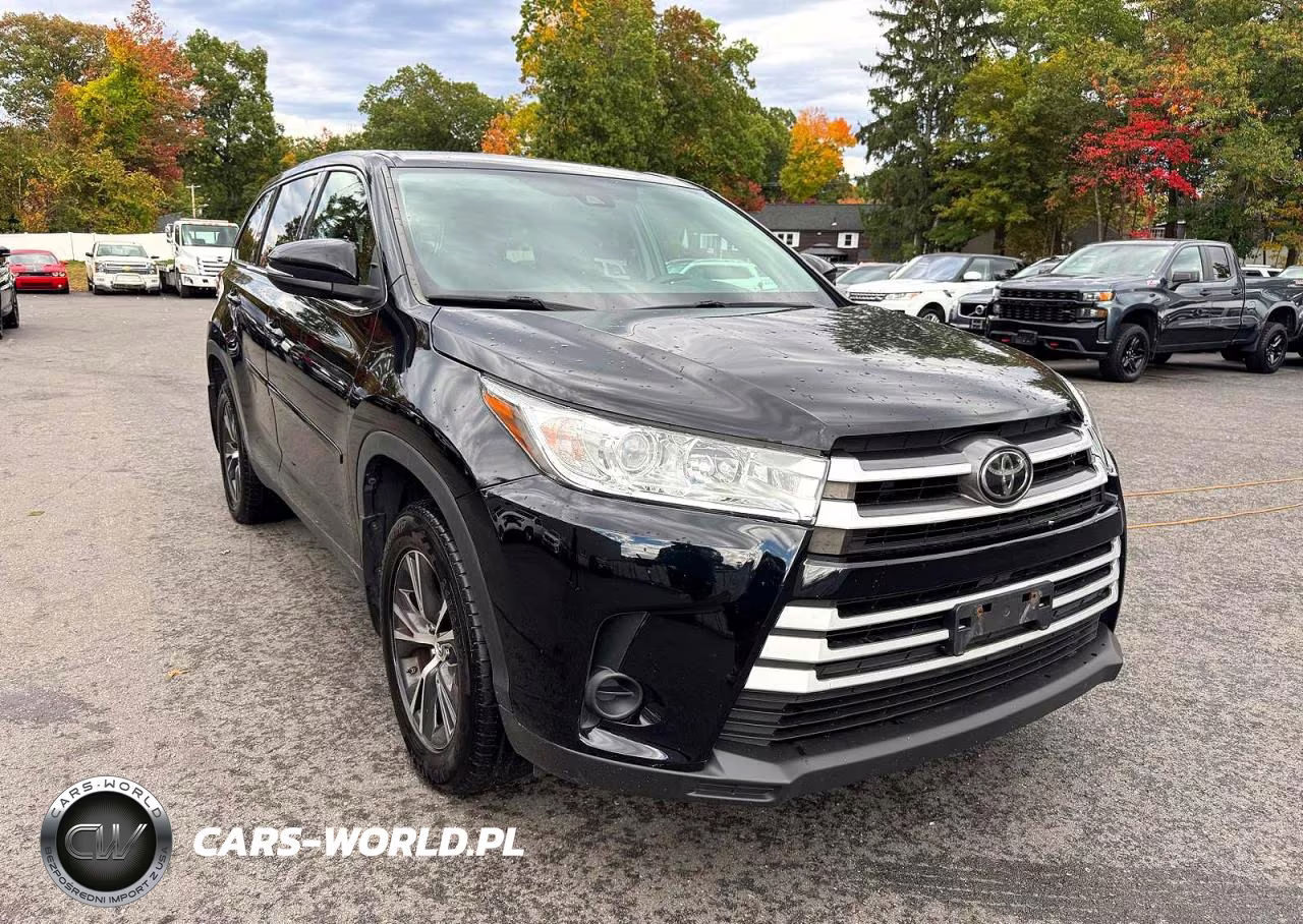2019 Toyota Highlander Le VIN:5TDBZRFH1KS964588 - 4