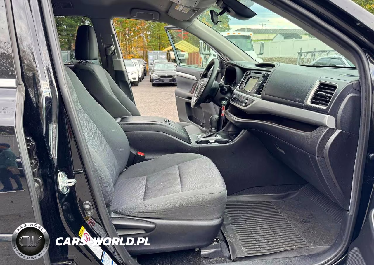2019 Toyota Highlander Le VIN:5TDBZRFH1KS964588 - 9