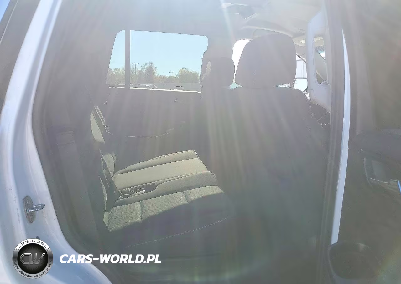 2019 Chevrolet Tahoe K1500 VIN:1GNSKEEC4KR275959 - 11