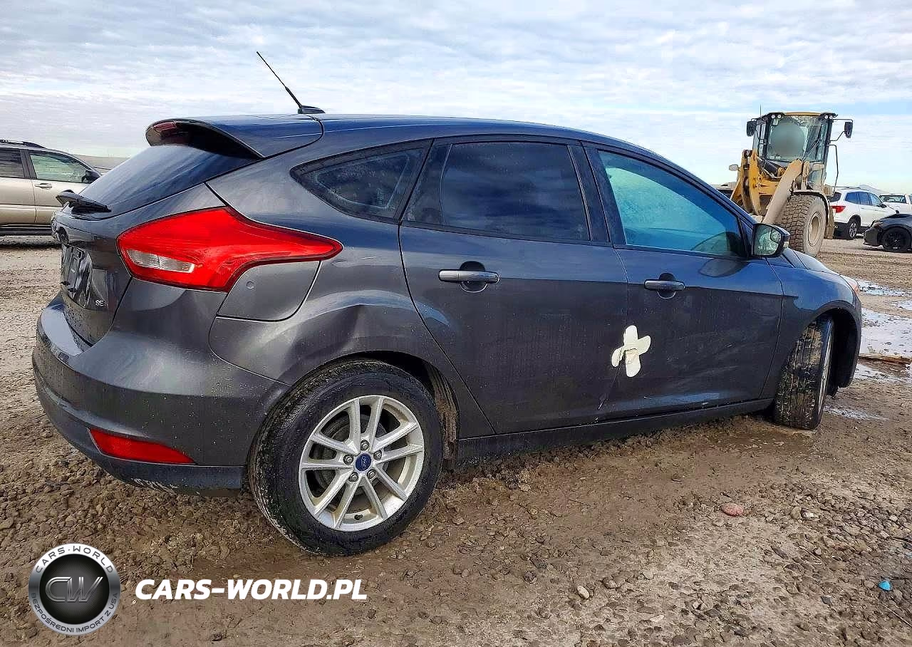 2015 Ford Focus Se VIN:1FADP3K27FL221394 - 3