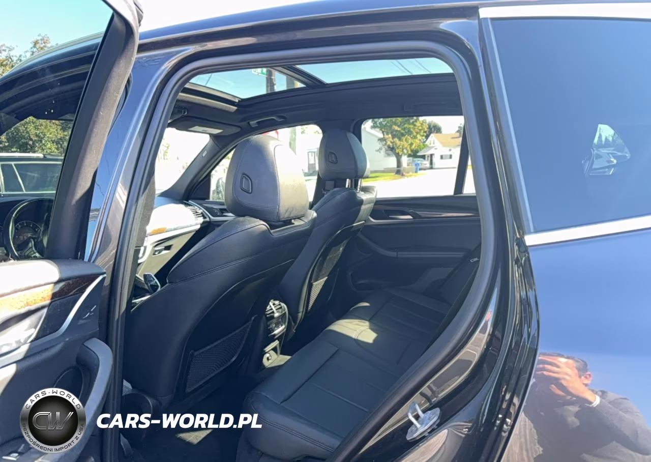 2019 BMW X3 xDrive30I VIN:5UXTR9C5XKLP94228 - 11