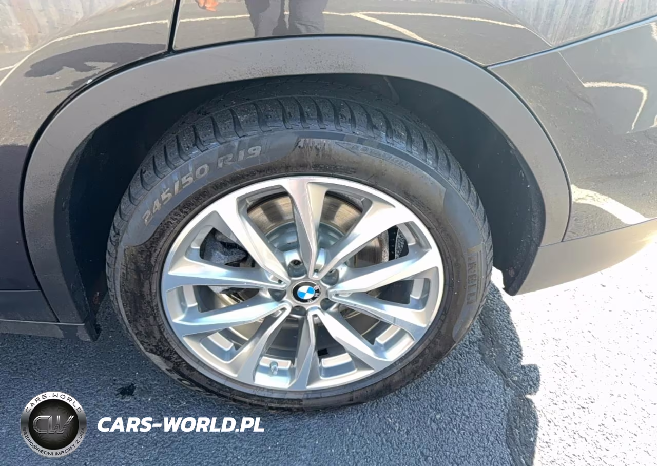 2019 BMW X3 xDrive30I VIN:5UXTR9C5XKLP94228 - 13