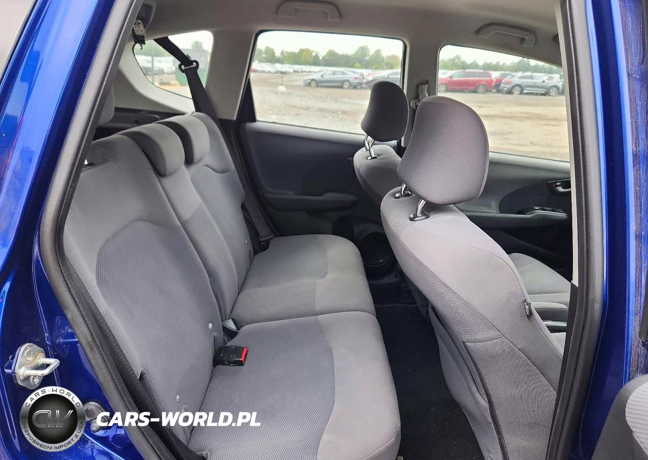 2010 Honda Fit VIN:JHMGE8H29AC015325 - 10