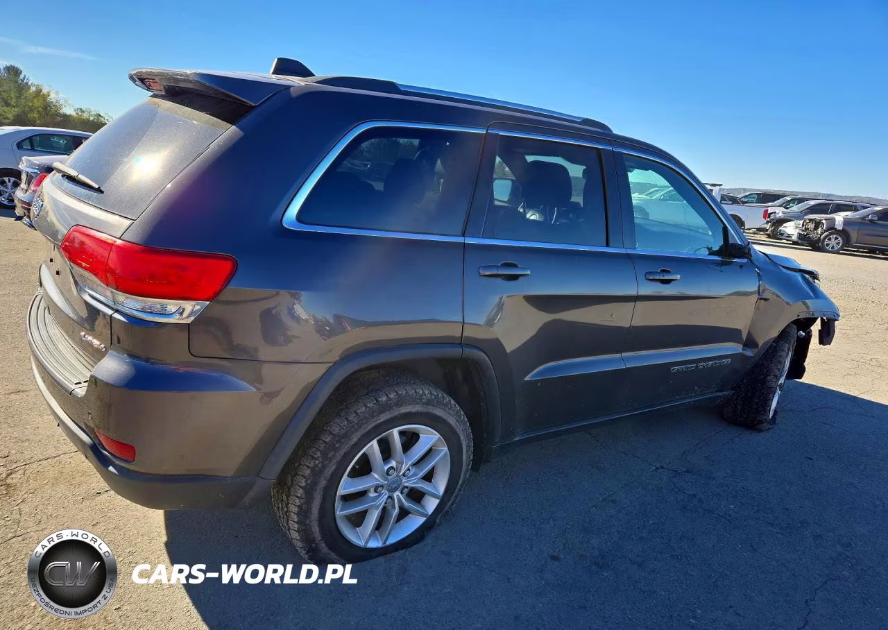 2017 Jeep Grand Cherokee Laredo VIN:1C4RJFAG5HC784401 - 3