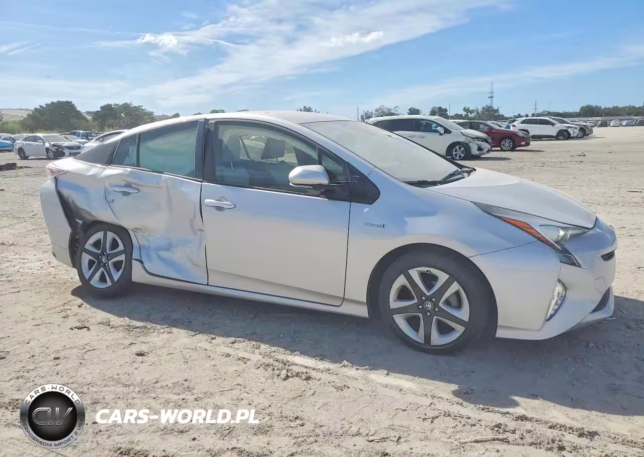 2016 Toyota Prius VIN:JTDKARFU0G3516372 - 4