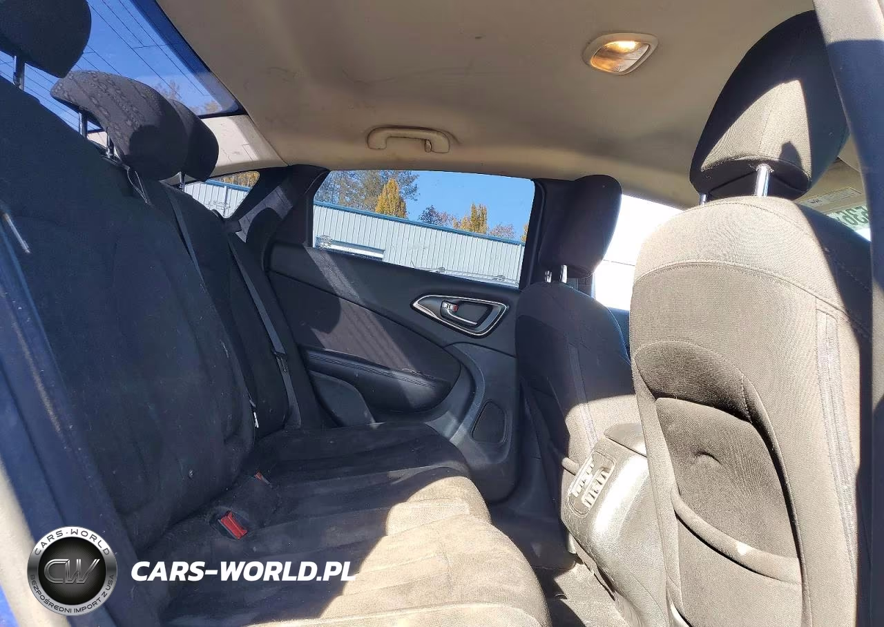 2016 Chrysler 200 Limited VIN:1C3CCCABXGN121545 - 10