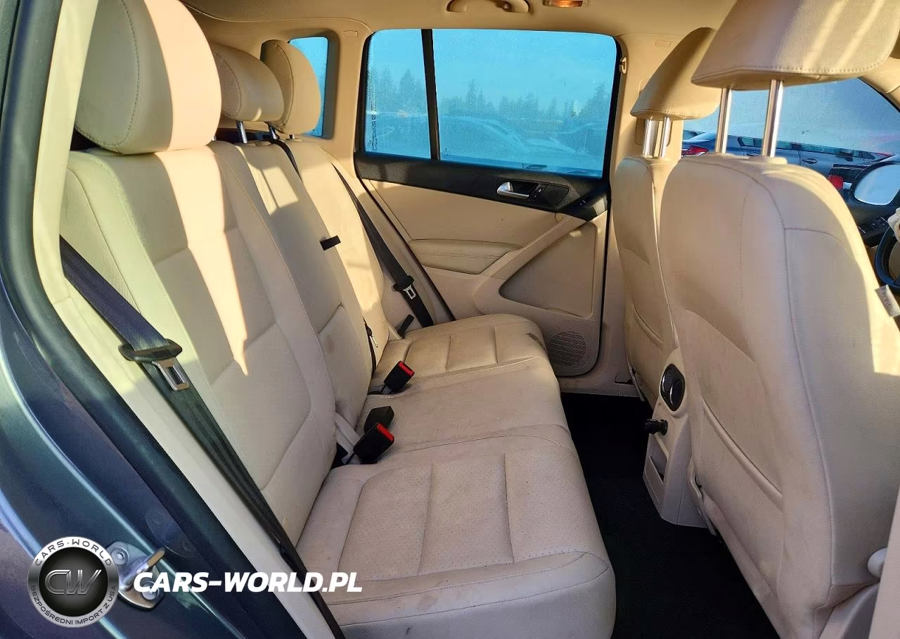 2012 Volkswagen Tiguan S VIN:WVGAV7AX2CW000282 - 11