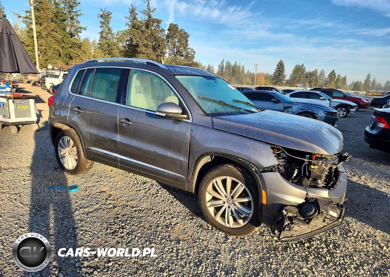 2012 Volkswagen Tiguan S VIN:WVGAV7AX2CW000282 - 4