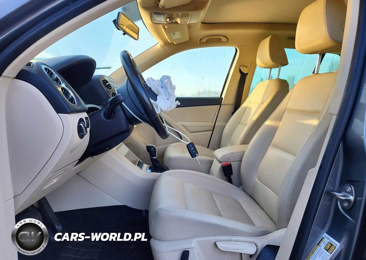 2012 Volkswagen Tiguan S VIN:WVGAV7AX2CW000282 - 7
