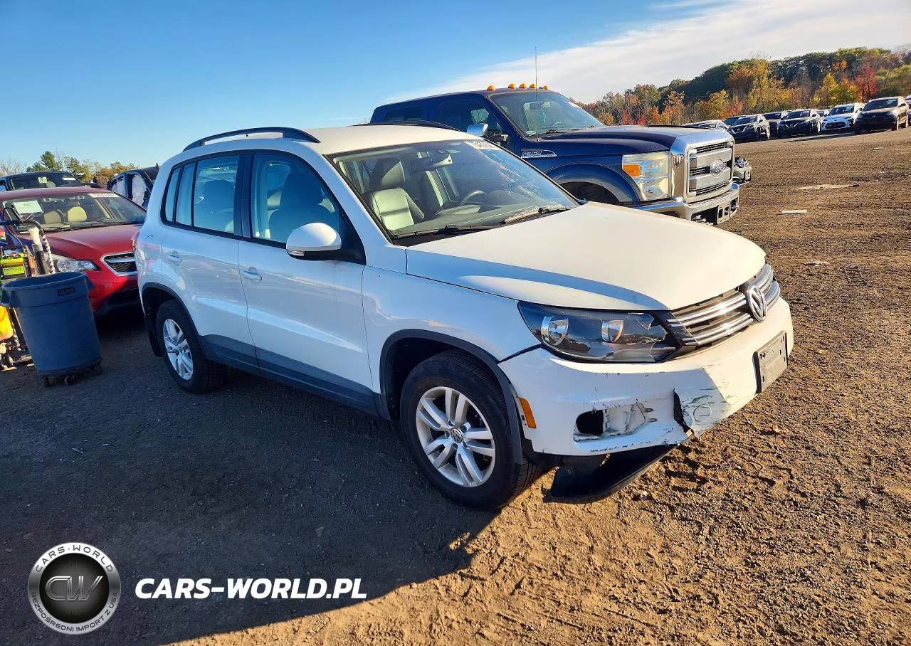2016 Volkswagen Tiguan S VIN:WVGBV7AX7GW541502 - 4