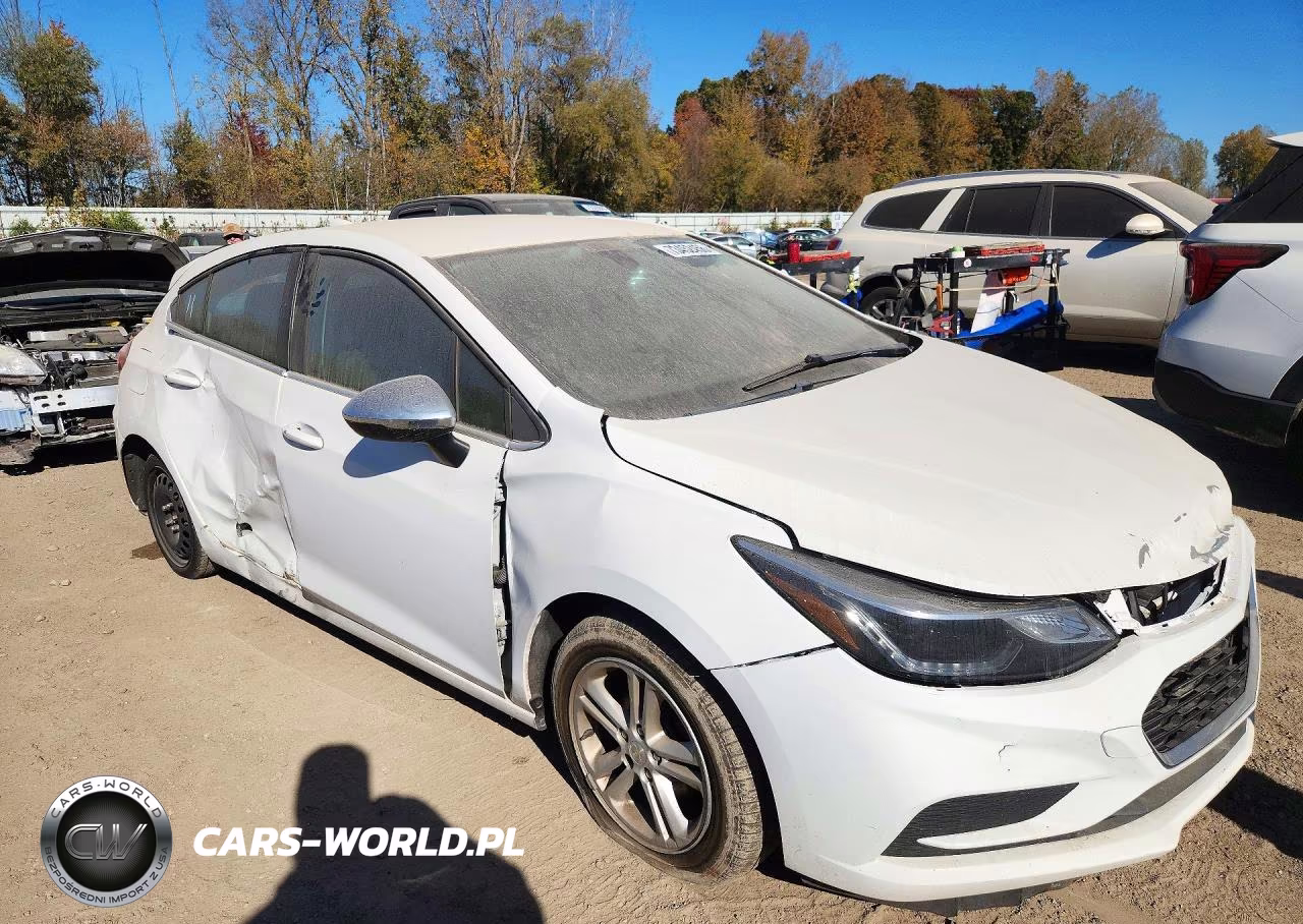 2017 Chevrolet Cruze Lt VIN:3G1BE6SMXHS613365 - 4