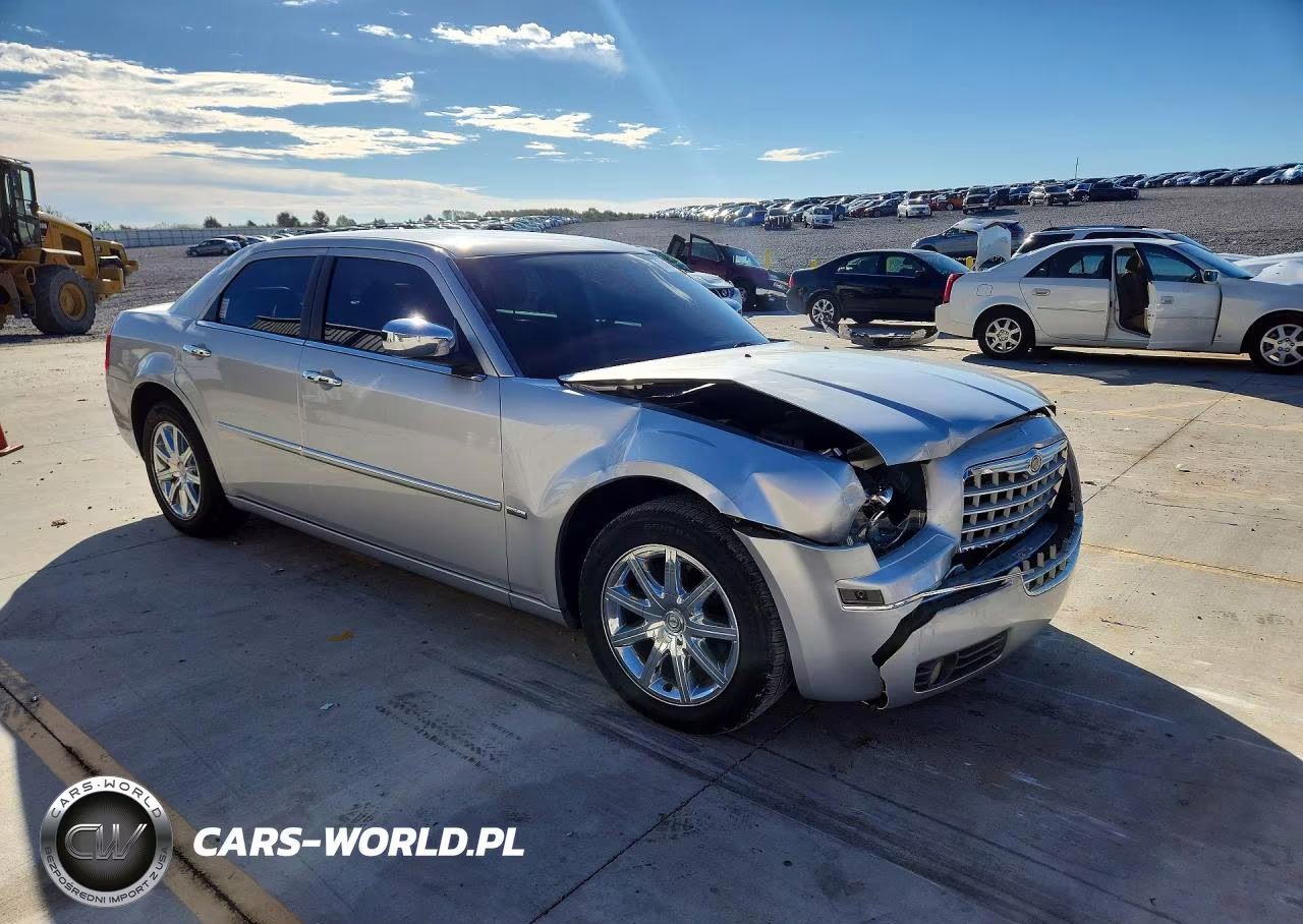 2010 Chrysler 300 Touring VIN:2C3CA5CV6AH329432 - 4