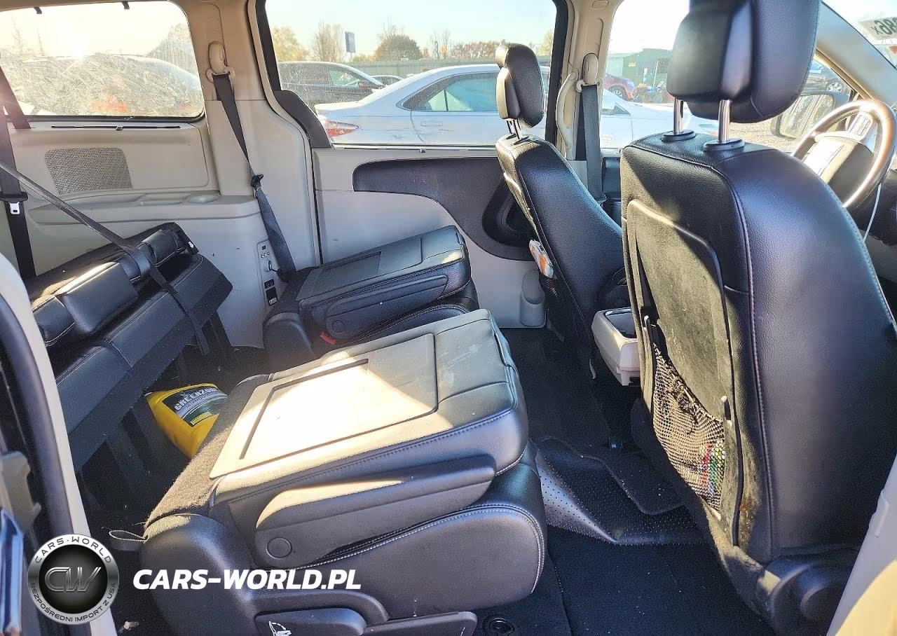 2015 Chrysler Town & Country Touring VIN:2C4RC1BG5FR578723 - 11