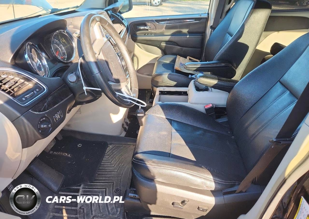 2015 Chrysler Town & Country Touring VIN:2C4RC1BG5FR578723 - 7