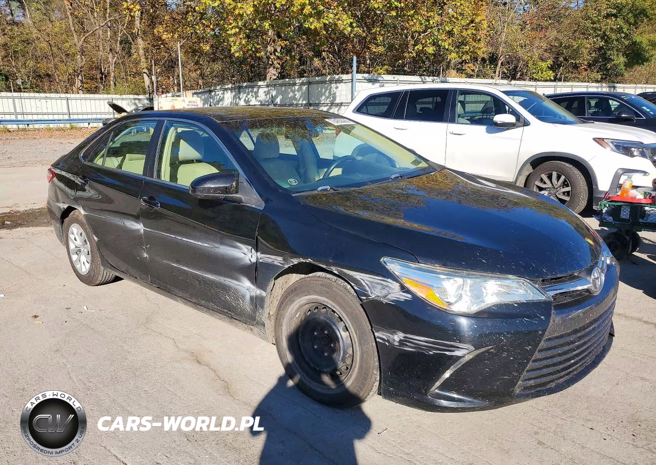2015 Toyota Camry Le VIN:4T4BF1FK2FR445932 - 4