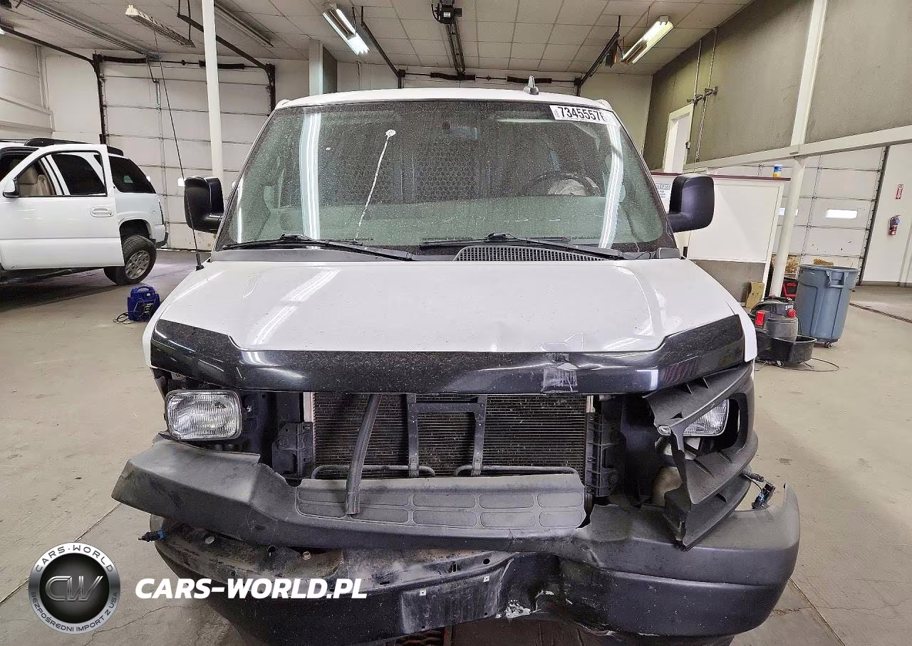 2017 Chevrolet Express G2500 VIN:1GCWGAFF4H1109123 - 5