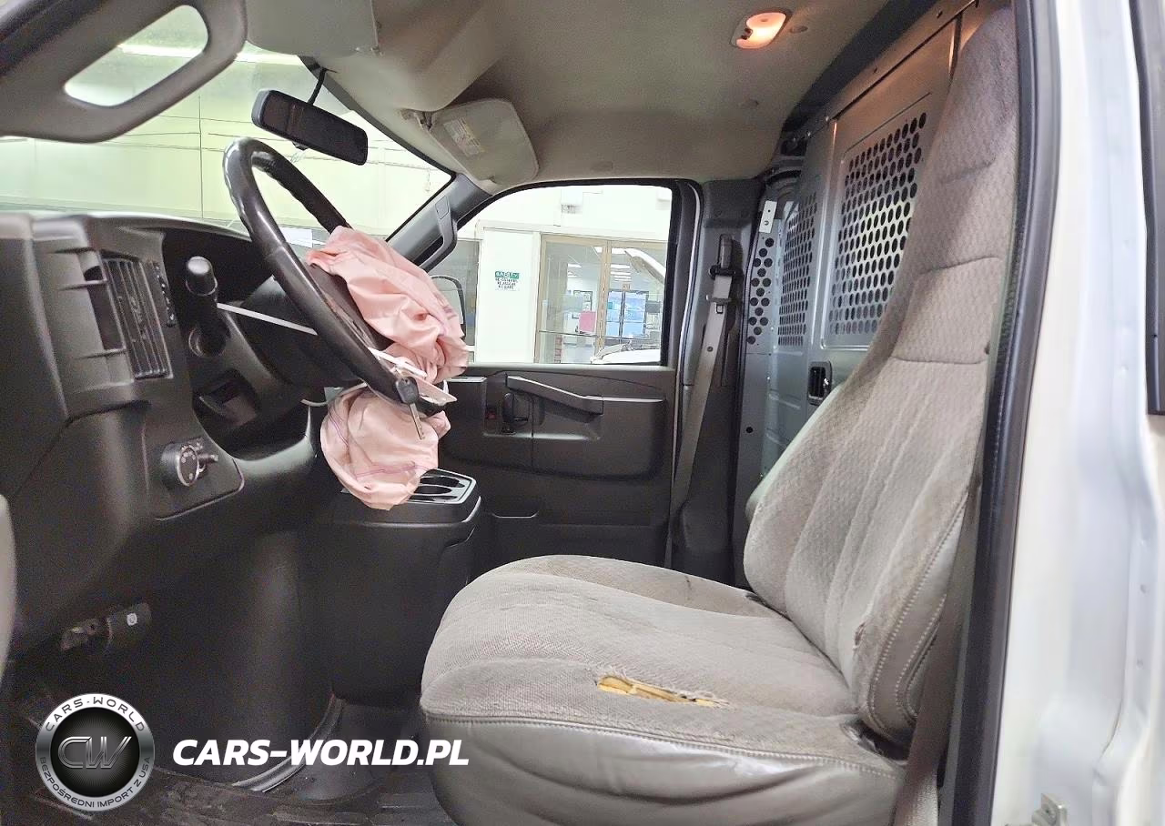 2017 Chevrolet Express G2500 VIN:1GCWGAFF4H1109123 - 7