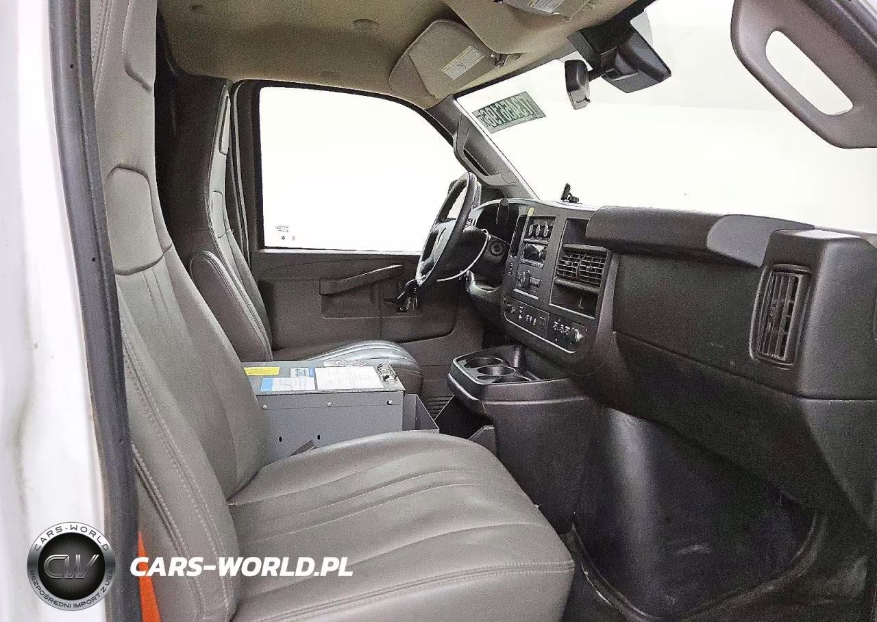 2020 Chevrolet Express 25 VIN:1GCWGAFP3L1258978 - 14
