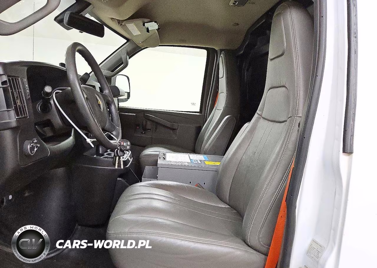 2020 Chevrolet Express 25 VIN:1GCWGAFP3L1258978 - 7