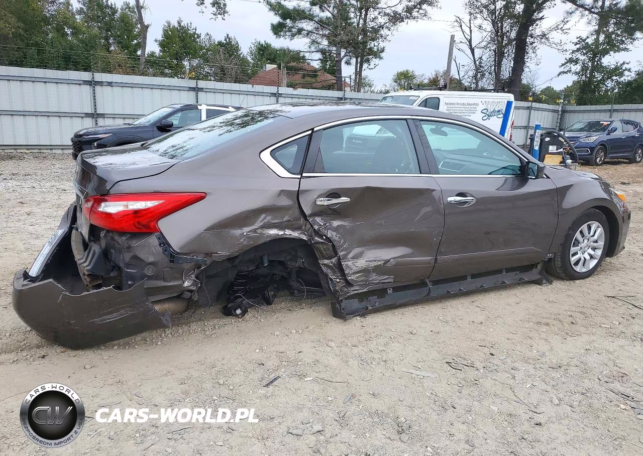 2017 Nissan Altima 2.5 VIN:1N4AL3AP7HC142354 - 3