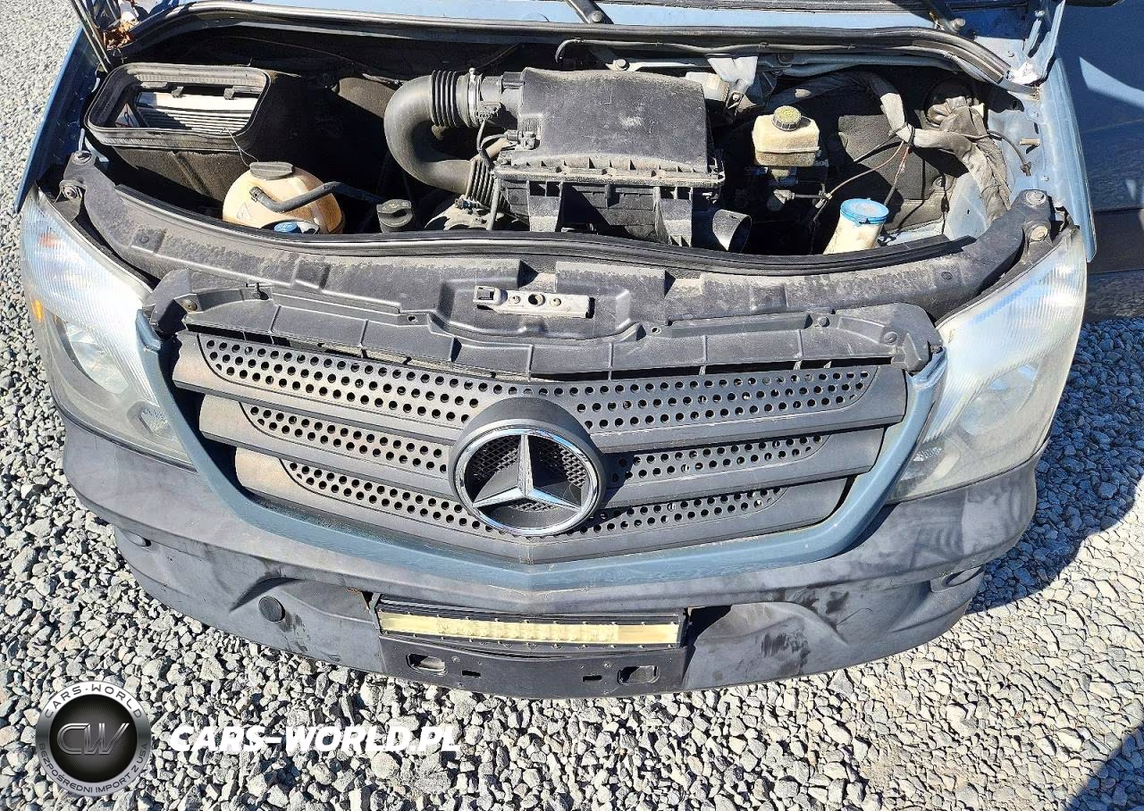 2018 Mercedes-Benz Sprinter 2500 Delivery Van VIN:WD3PE7CD7JP623822 - 11