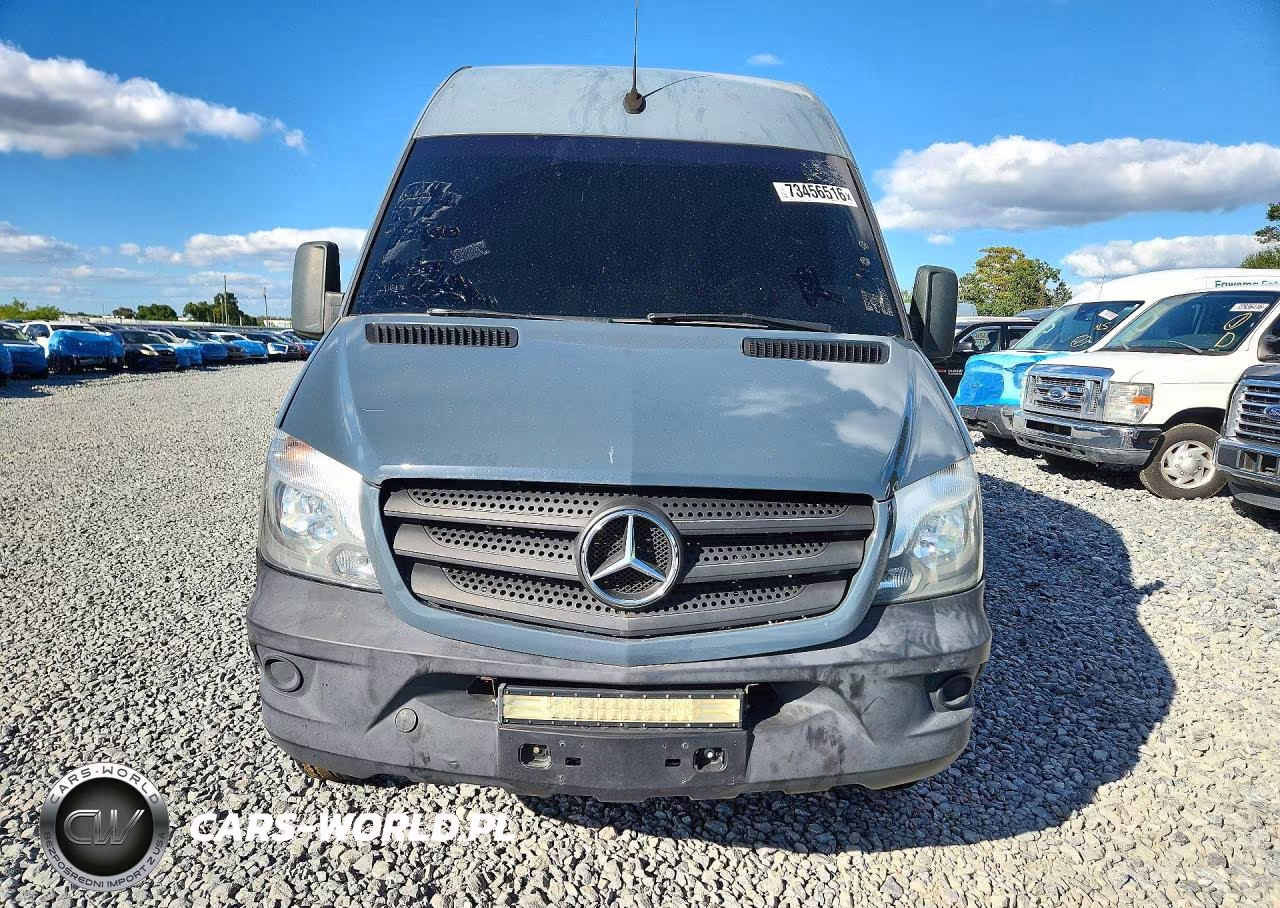 2018 Mercedes-Benz Sprinter 2500 Delivery Van VIN:WD3PE7CD7JP623822 - 5
