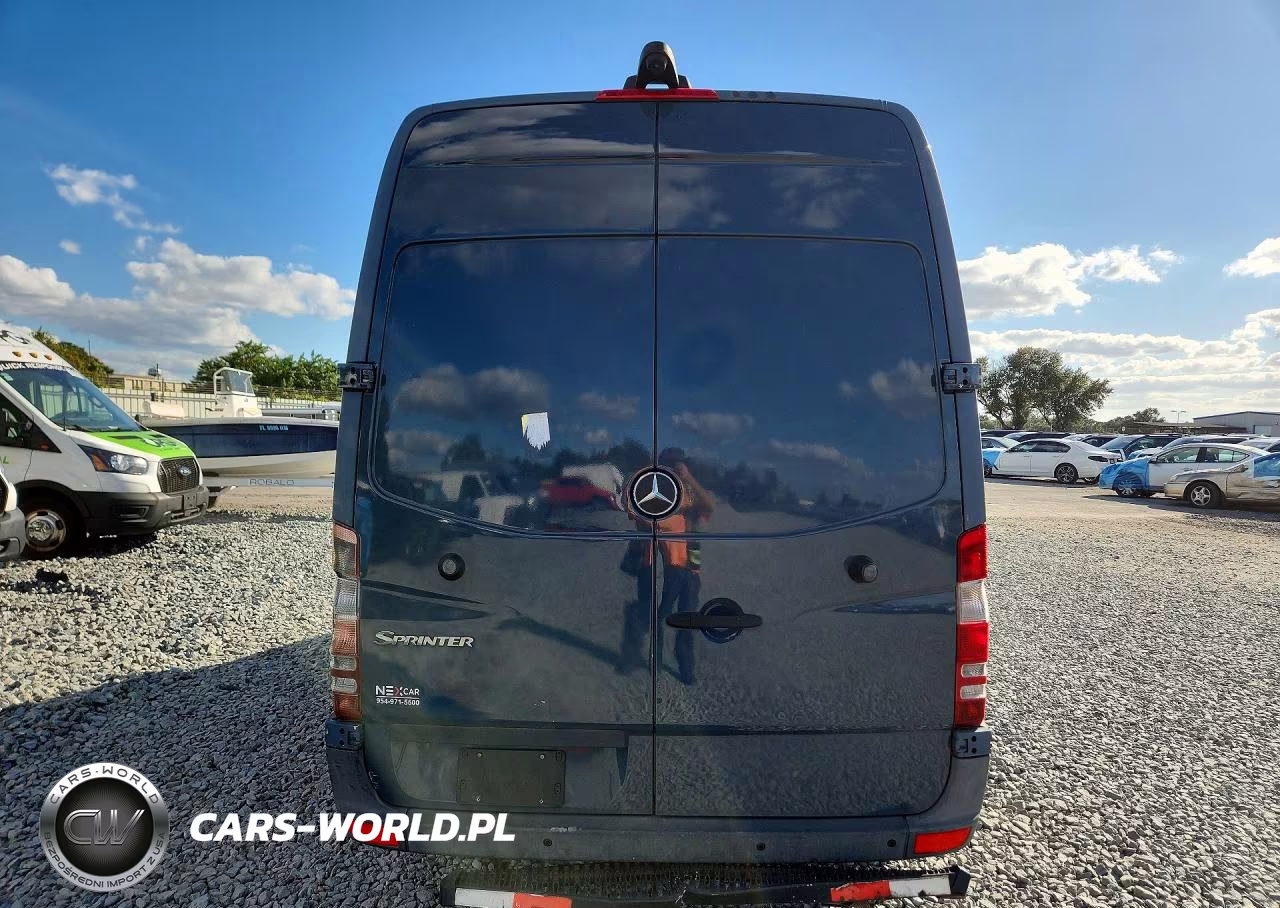 2018 Mercedes-Benz Sprinter 2500 Delivery Van VIN:WD3PE7CD7JP623822 - 6