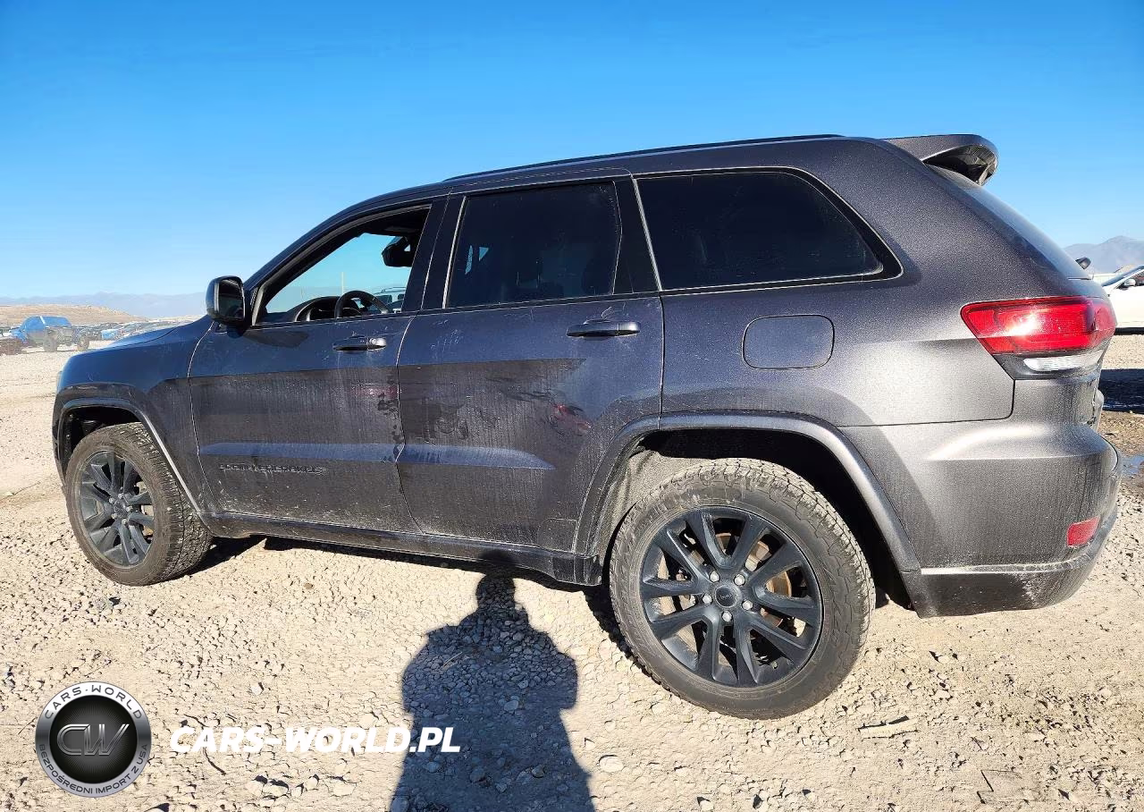2017 Jeep Grand Cherokee Laredo VIN:1C4RJFAGXHC951058 - 2