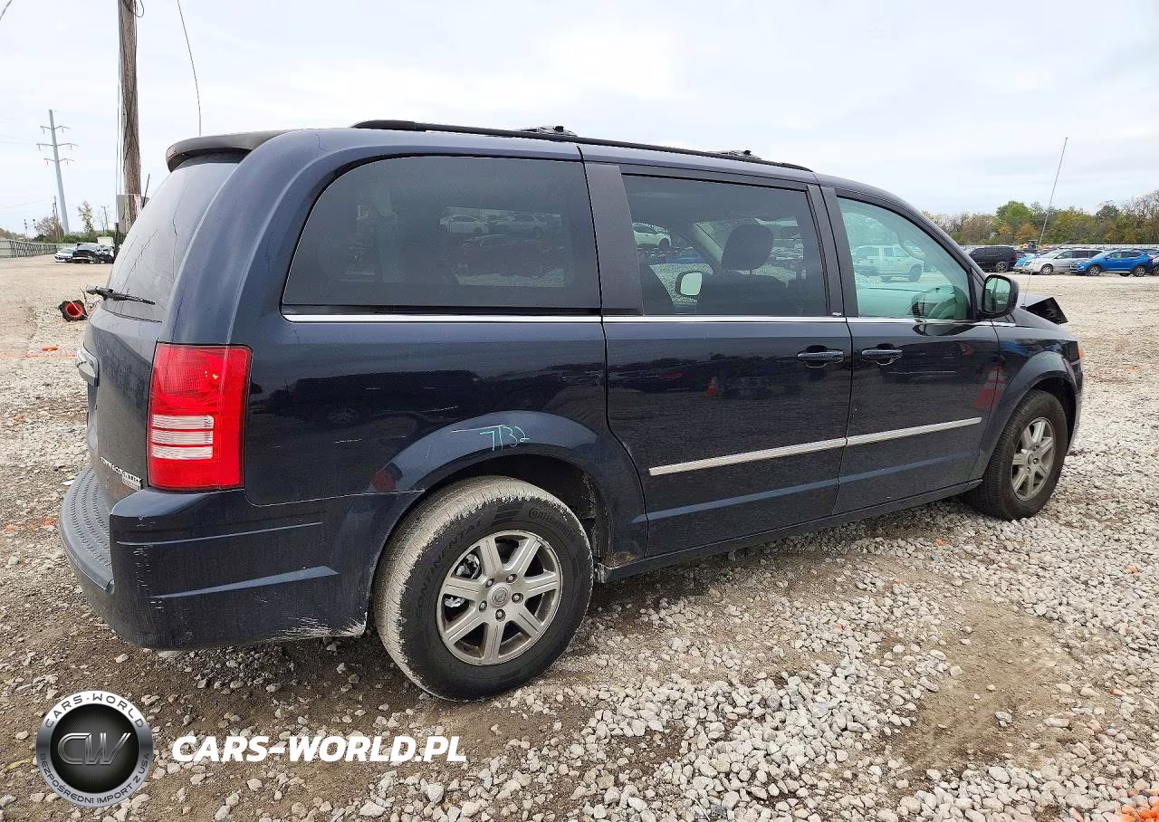 2010 Chrysler Town & Country Touring VIN:2A4RR5D18AR148671 - 3