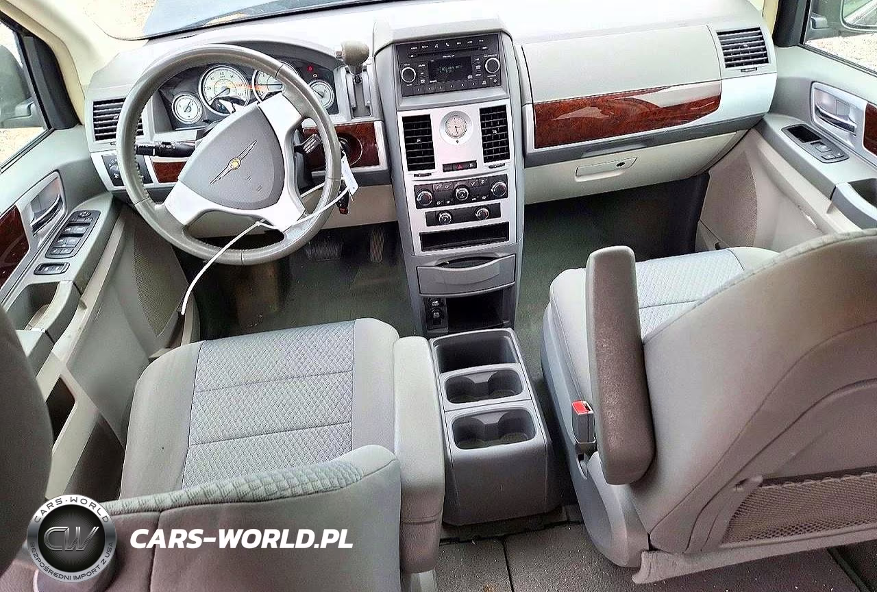 2010 Chrysler Town & Country Touring VIN:2A4RR5D18AR148671 - 8