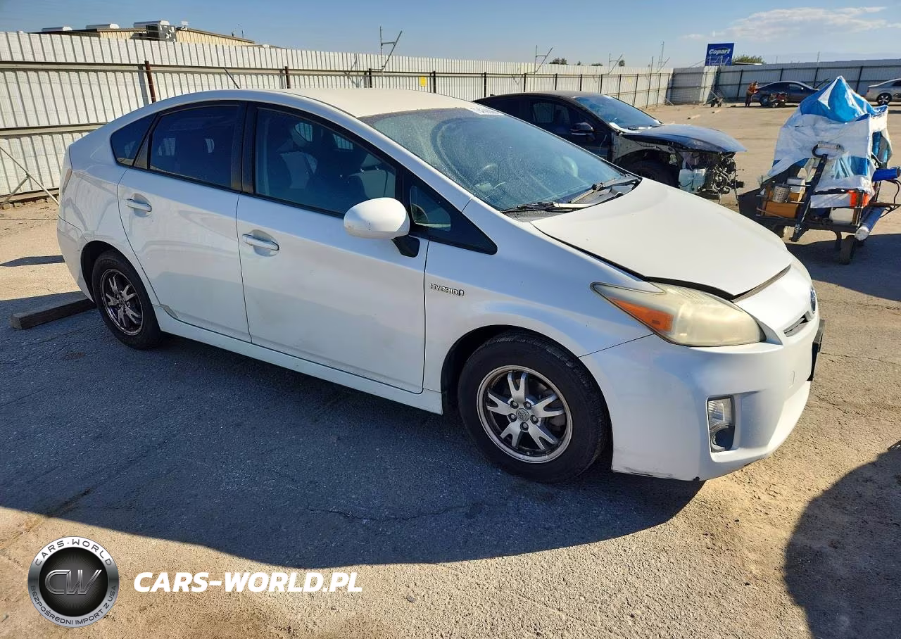 2011 Toyota Prius Three VIN:JTDKN3DU5B0327506 - 4