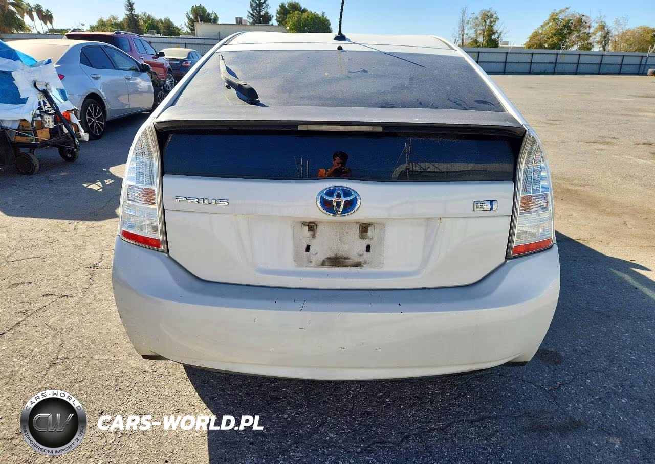 2011 Toyota Prius Three VIN:JTDKN3DU5B0327506 - 6