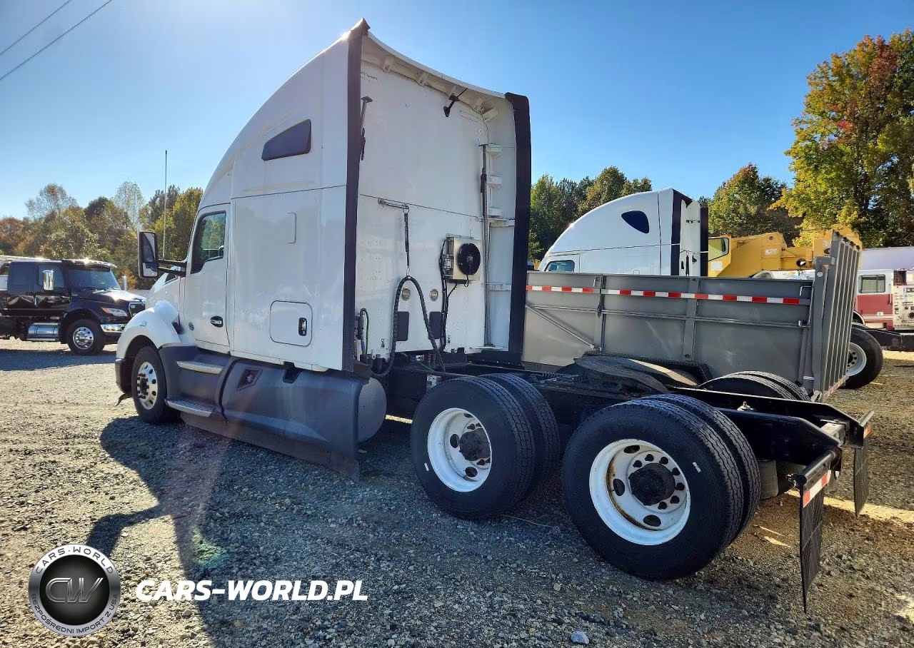 2020 Kenworth Constructi - Semi Truck VIN:1XKYDP9X3LJ360474 - 2