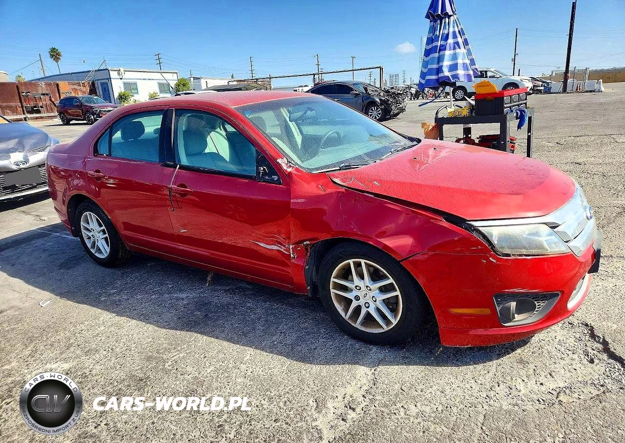 2011 Ford Fusion S VIN:3FAHP0GA3BR286710 - 4