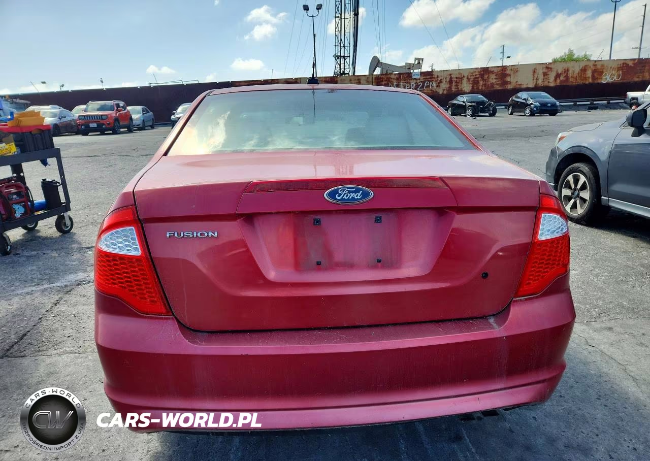 2011 Ford Fusion S VIN:3FAHP0GA3BR286710 - 6
