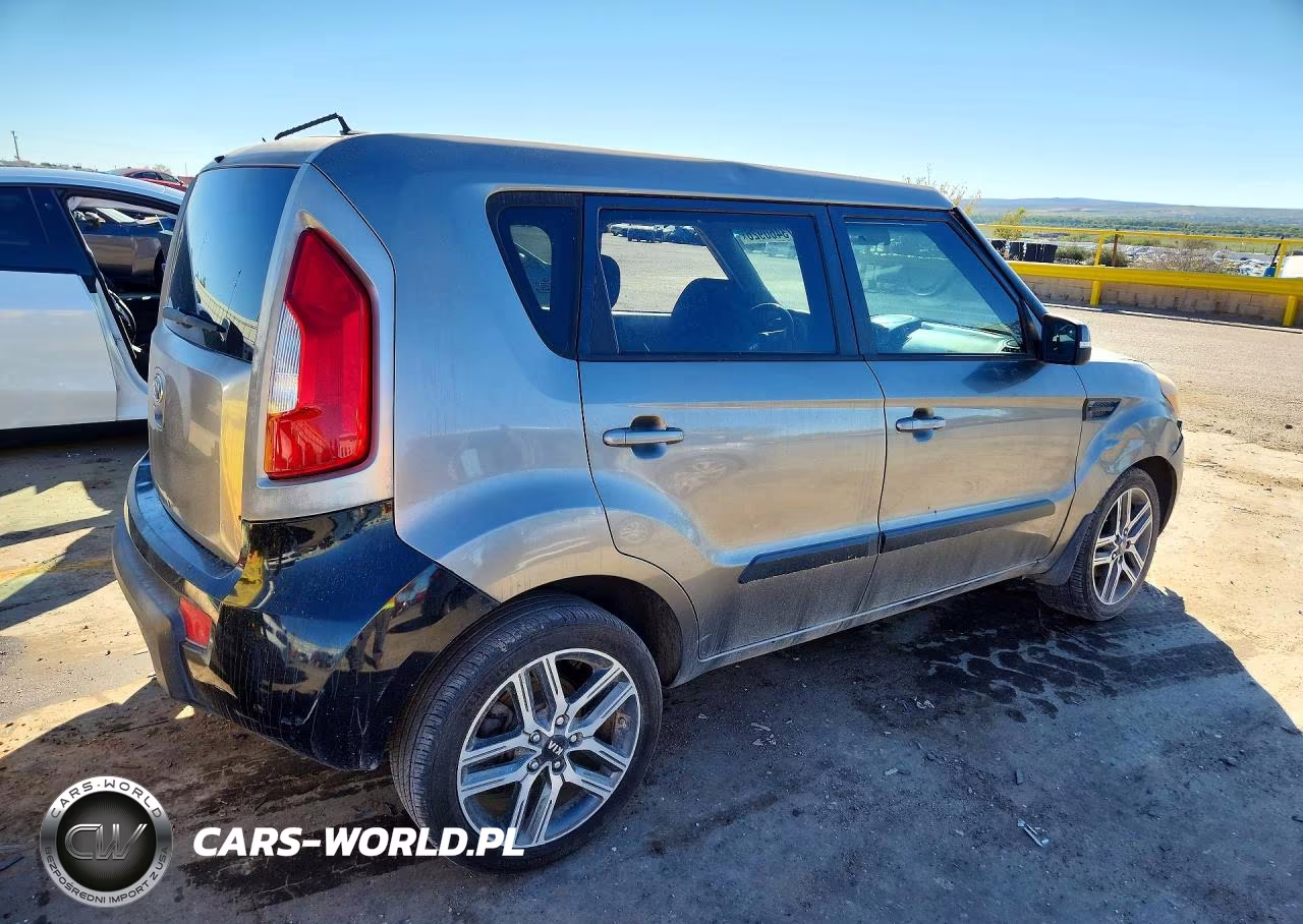 2013 Kia Soul + VIN:KNDJT2A67D7577549 - 3