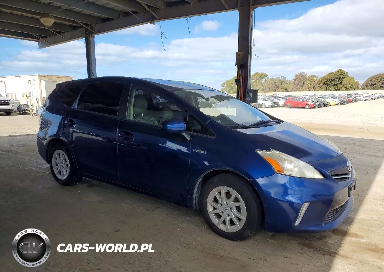 2013 Toyota Prius V Three VIN:JTDZN3EU0D3257508 - 4