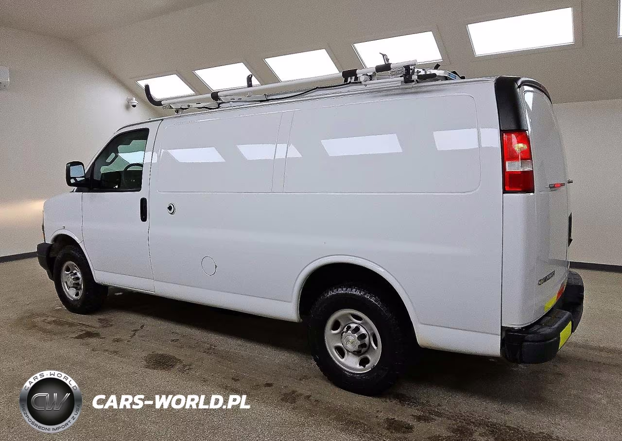 2020 Chevrolet Express 25 VIN:1GCWGAFP8L1256577 - 2