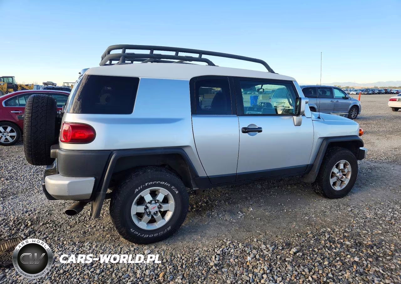 2007 Toyota Fj Cruiser Base VIN:JTEBU11F970002860 - 3