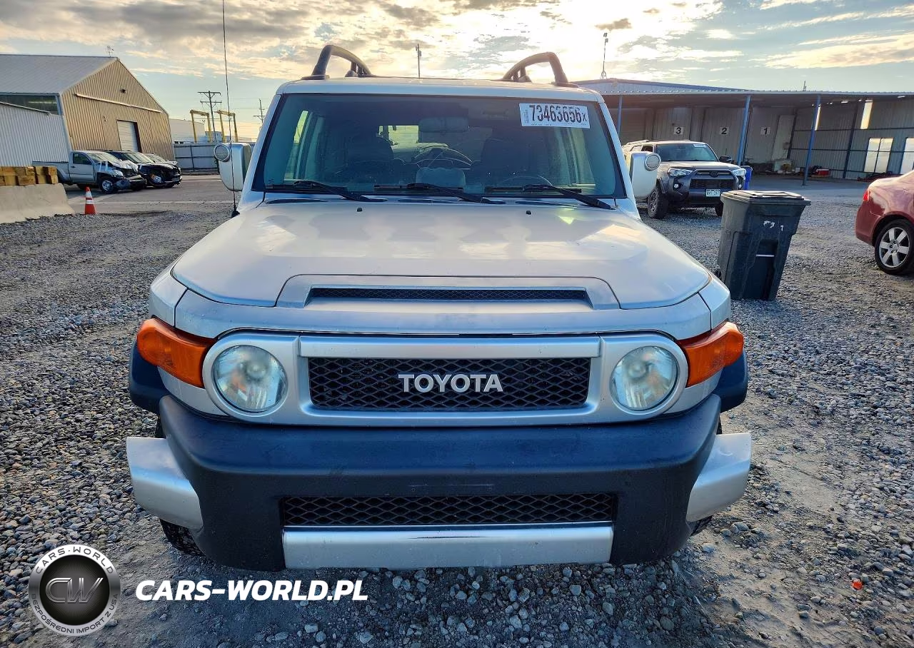 2007 Toyota Fj Cruiser Base VIN:JTEBU11F970002860 - 5